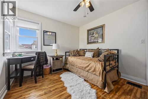 666 Devine Street, Sarnia, ON - Indoor Photo Showing Bedroom