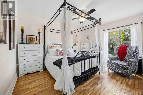 666 Devine Street, Sarnia, ON - Indoor Photo Showing Bedroom