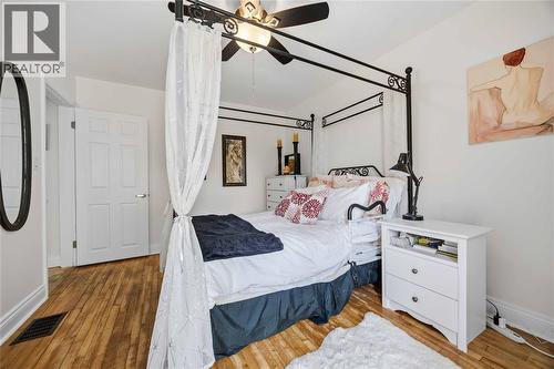 666 Devine Street, Sarnia, ON - Indoor Photo Showing Bedroom