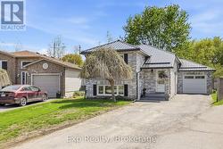 805 BATTELL COURT Cobourg, ON K9A 5R7