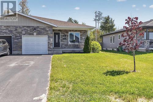 27 NOBLE CRESCENT  Petawawa, ON K8H 0G1