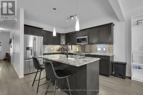 23 - 1924 Cedarhollow Boulevard, London North (North D), ON - Indoor Photo Showing Kitchen With Upgraded Kitchen