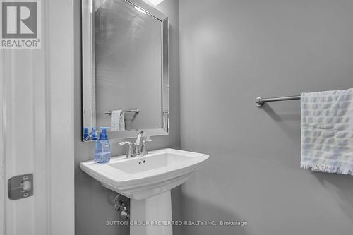 23 - 1924 Cedarhollow Boulevard, London North (North D), ON - Indoor Photo Showing Bathroom