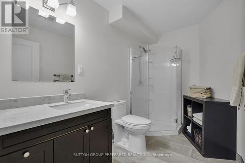 23 - 1924 Cedarhollow Boulevard, London North (North D), ON - Indoor Photo Showing Bathroom