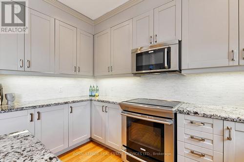 100 Walker Road W, Caledon, ON - Indoor Photo Showing Kitchen With Upgraded Kitchen