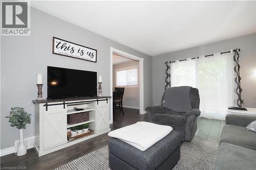 Living Room - 15 Dales Drive, Drayton, ON - Indoor Photo Showing Living Room