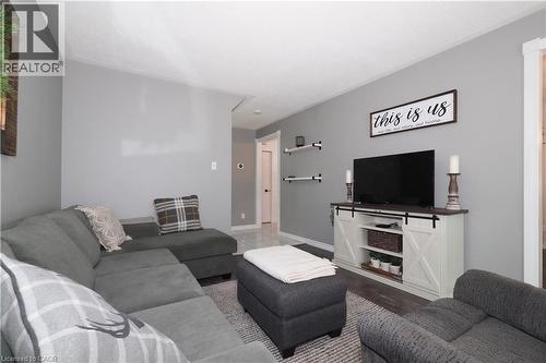 Living Room - 15 Dales Drive, Drayton, ON - Indoor Photo Showing Living Room