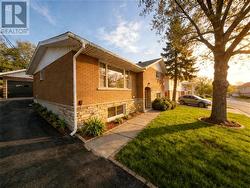 896 GRANDVIEW Sudbury, ON P3A 2H2