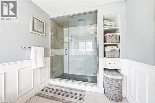 3217 Sovereign Road, Burlington, ON - Indoor Photo Showing Bathroom