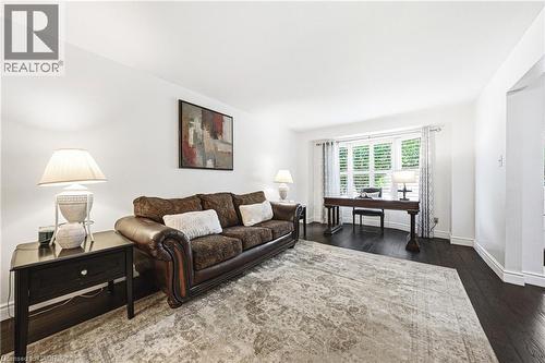 3217 Sovereign Road, Burlington, ON - Indoor Photo Showing Living Room