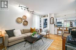 158 WAVERLEY ROAD Toronto, ON M4L 3T3