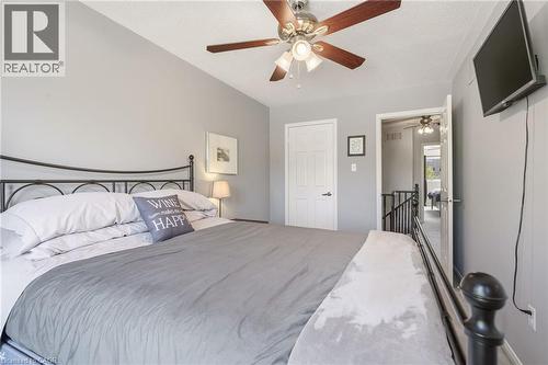 5114 Tree Court, Burlington, ON - Indoor Photo Showing Bedroom