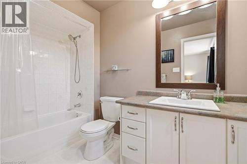 5114 Tree Court, Burlington, ON - Indoor Photo Showing Bathroom