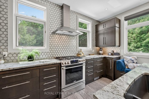 18 Mount Haven Crescent, East Luther Grand Valley, ON - Indoor Photo Showing Kitchen