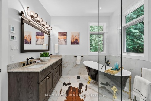 18 Mount Haven Crescent, East Luther Grand Valley, ON - Indoor Photo Showing Bathroom