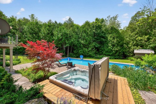 18 Mount Haven Crescent, East Luther Grand Valley, ON - Outdoor With In Ground Pool With Deck Patio Veranda With Backyard
