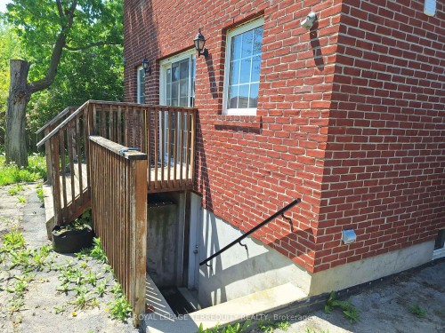 17 Compton Crescent, Toronto, ON - Outdoor With Exterior