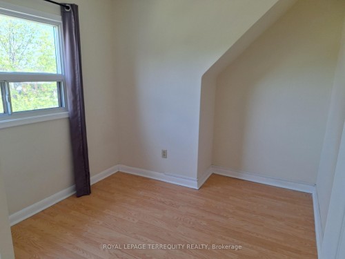 17 Compton Crescent, Toronto, ON - Indoor Photo Showing Other Room