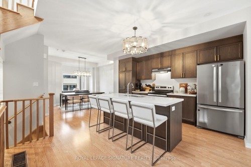 12 Heathrow Lane, Caledon, ON - Indoor Photo Showing Kitchen