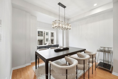 12 Heathrow Lane, Caledon, ON - Indoor Photo Showing Dining Room