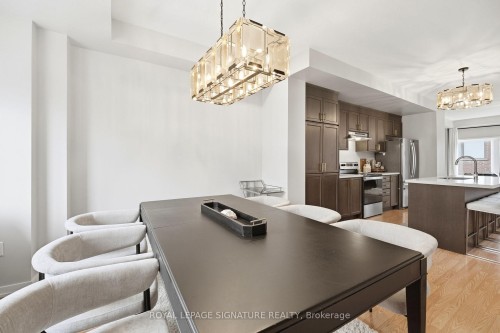 12 Heathrow Lane, Caledon, ON - Indoor Photo Showing Dining Room