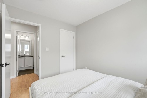 12 Heathrow Lane, Caledon, ON - Indoor Photo Showing Bedroom