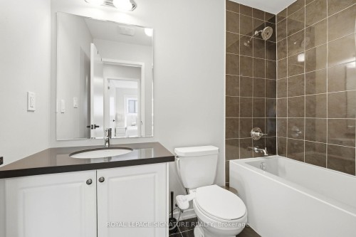 12 Heathrow Lane, Caledon, ON - Indoor Photo Showing Bathroom
