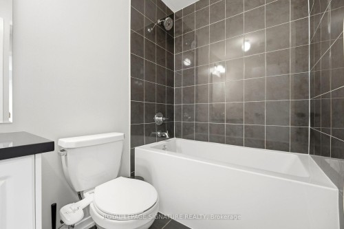 12 Heathrow Lane, Caledon, ON - Indoor Photo Showing Bathroom