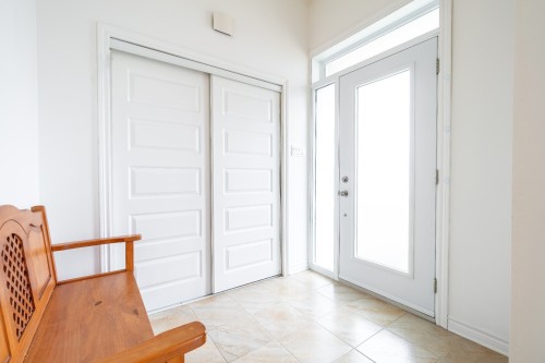 Hall d'entrée/Vestibule - 721 Rg St-Pierre S., Saint-Constant, QC - Indoor Photo Showing Other Room