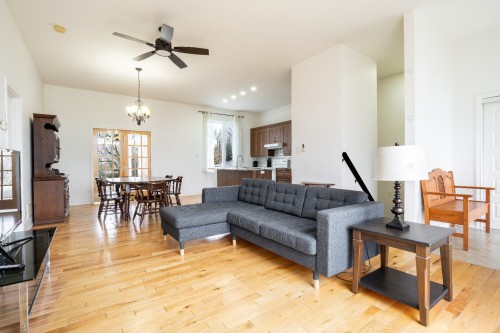 Salon - 721 Rg St-Pierre S., Saint-Constant, QC - Indoor Photo Showing Living Room