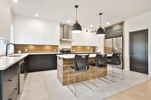 Cuisine - 973 Rue St-Jean, Chambly, QC - Indoor Photo Showing Kitchen With Upgraded Kitchen