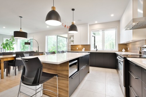 Cuisine - 973 Rue St-Jean, Chambly, QC - Indoor Photo Showing Kitchen With Upgraded Kitchen