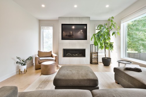 Salon - 973 Rue St-Jean, Chambly, QC - Indoor Photo Showing Living Room With Fireplace