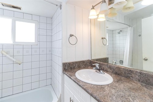 5810 Alderlea St, Duncan, BC 