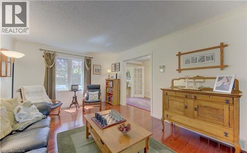97 Manitoulin Crescent, Kitchener, ON - Indoor Photo Showing Living Room