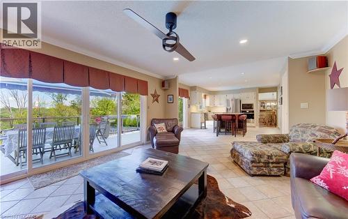 97 Manitoulin Crescent, Kitchener, ON - Indoor Photo Showing Living Room