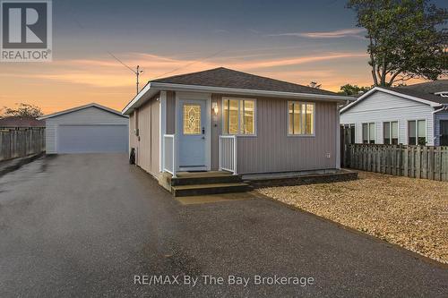 24 GLENWOOD DRIVE  Wasaga Beach, ON L9Z 2K5
