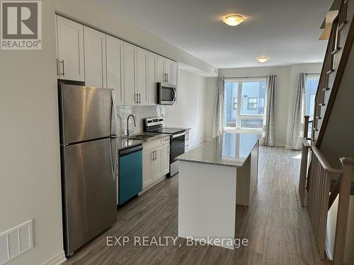 1663 Pleasure Valley Path, Oshawa, ON - Indoor Photo Showing Kitchen With Stainless Steel Kitchen