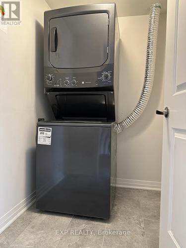 1663 Pleasure Valley Path, Oshawa, ON - Indoor Photo Showing Laundry Room