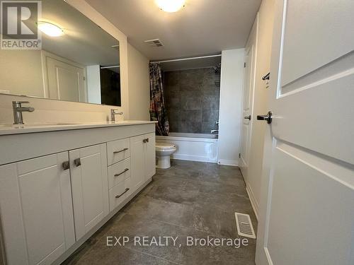 1663 Pleasure Valley Path, Oshawa, ON - Indoor Photo Showing Bathroom