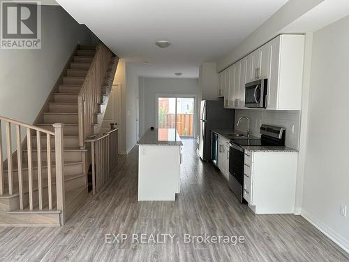 1663 Pleasure Valley Path, Oshawa, ON - Indoor Photo Showing Kitchen