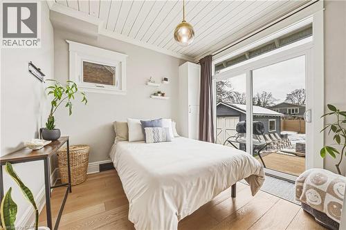 6 Nelles Boulevard, Grimsby, ON - Indoor Photo Showing Bedroom