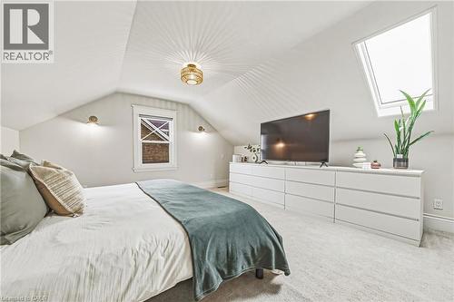 6 Nelles Boulevard, Grimsby, ON - Indoor Photo Showing Bedroom