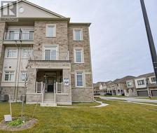 2 PAISLEY DRIVE Bradford West Gwillimbury, ON L3Z 4P3