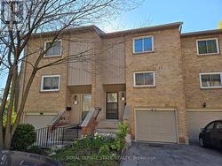 2 - 95 FONTHILL ROAD  Hamilton, ON L8V 4Z7