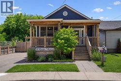 4 REMBE Avenue  Hamilton, ON L8H 7G6