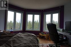 Bed 4 - 