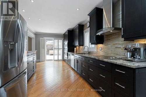 859 Mays Crescent, Mississauga, ON - Indoor Photo Showing Kitchen With Upgraded Kitchen