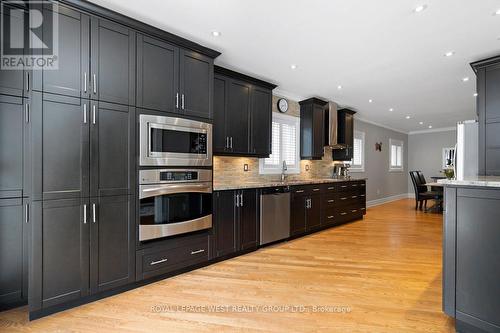 859 Mays Crescent, Mississauga, ON - Indoor Photo Showing Kitchen With Upgraded Kitchen