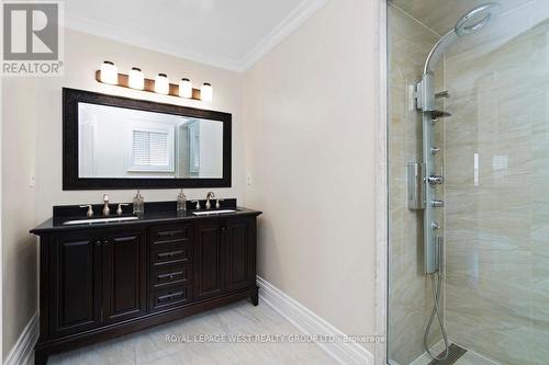 859 Mays Crescent, Mississauga, ON - Indoor Photo Showing Bathroom